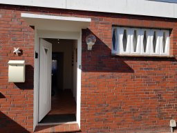 02_Front_2